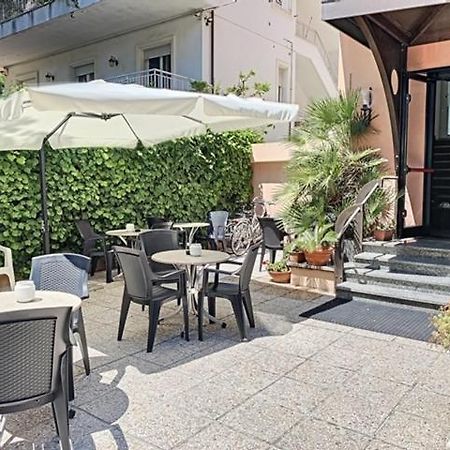 ריצ'יונה Hotel Iride Suite & Breakfast- Ideale Per Famiglie E Coppie מראה חיצוני תמונה
