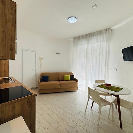 ריצ'יונה Hotel Iride Suite & Breakfast- Ideale Per Famiglie E Coppie מראה חיצוני תמונה