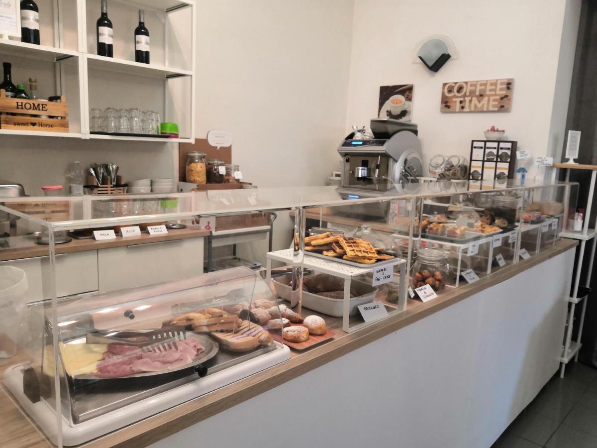 ריצ'יונה Hotel Iride Suite & Breakfast- Ideale Per Famiglie E Coppie מראה חיצוני תמונה