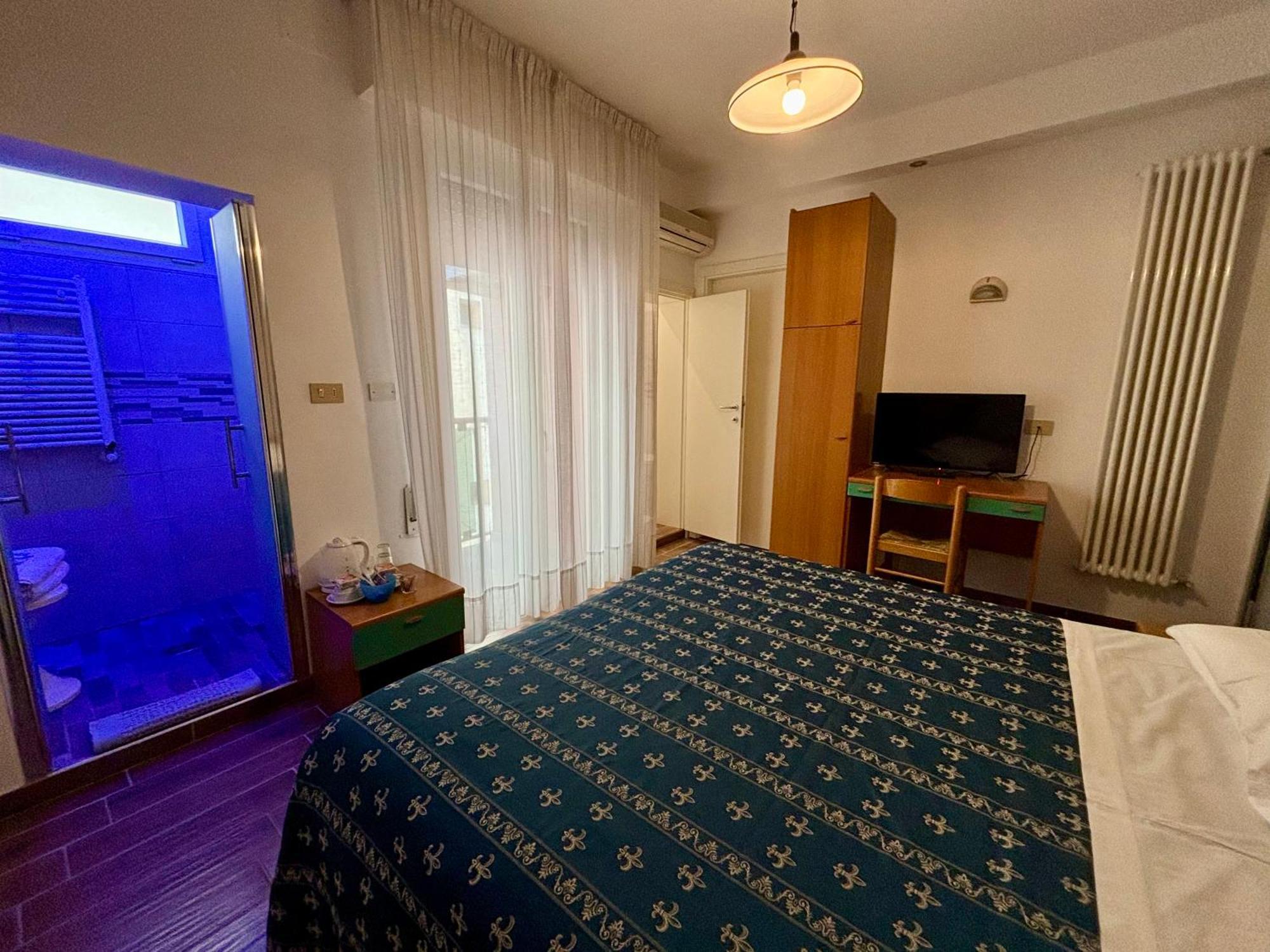 ריצ'יונה Hotel Iride Suite & Breakfast- Ideale Per Famiglie E Coppie מראה חיצוני תמונה
