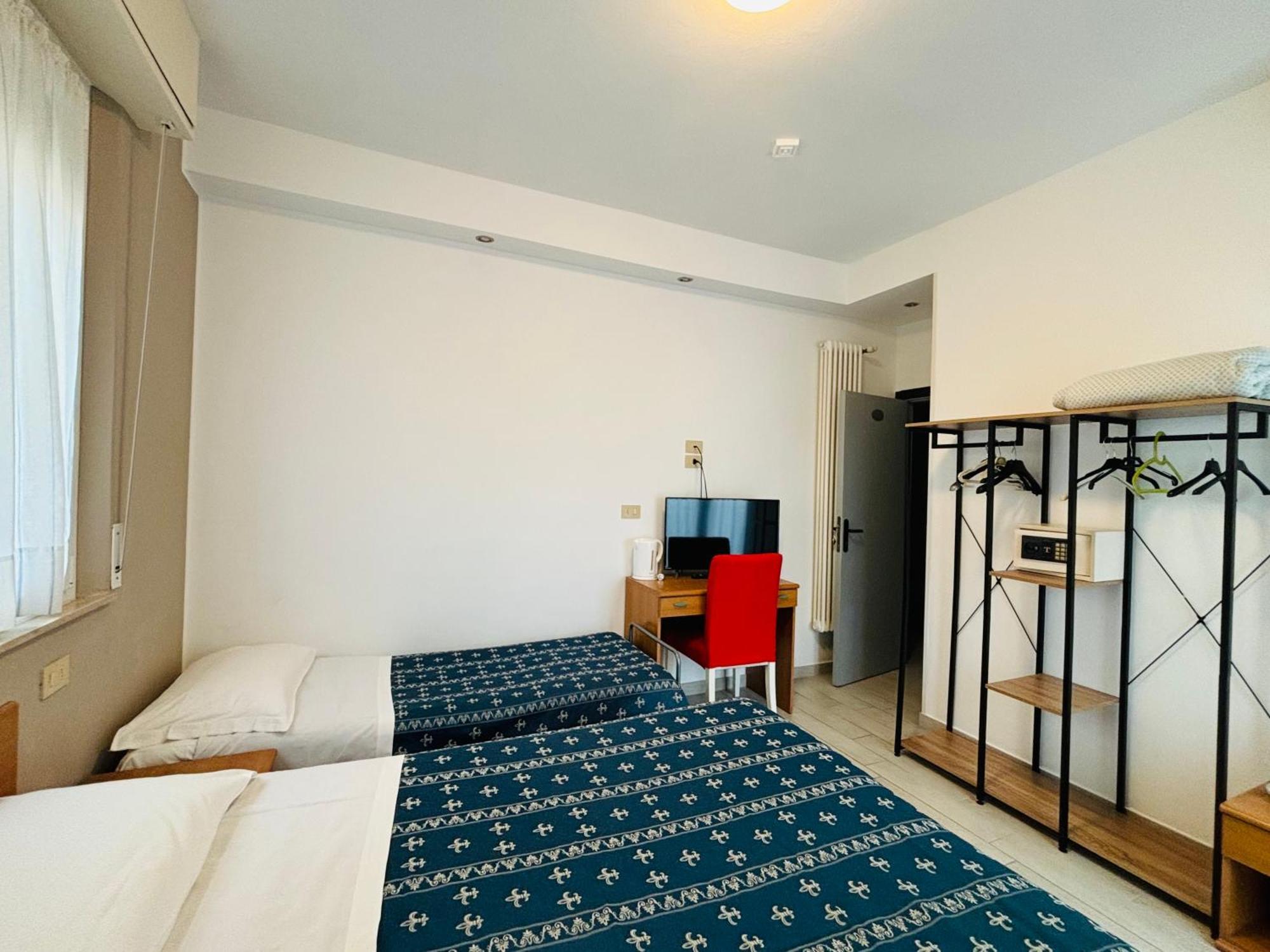 ריצ'יונה Hotel Iride Suite & Breakfast- Ideale Per Famiglie E Coppie מראה חיצוני תמונה