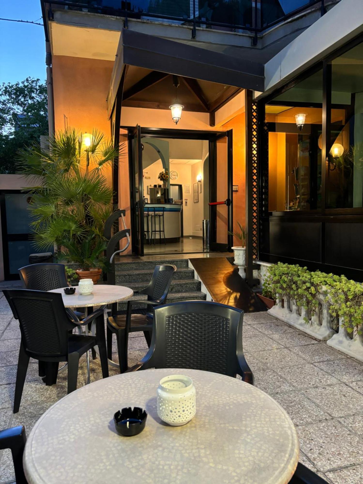 ריצ'יונה Hotel Iride Suite & Breakfast- Ideale Per Famiglie E Coppie מראה חיצוני תמונה