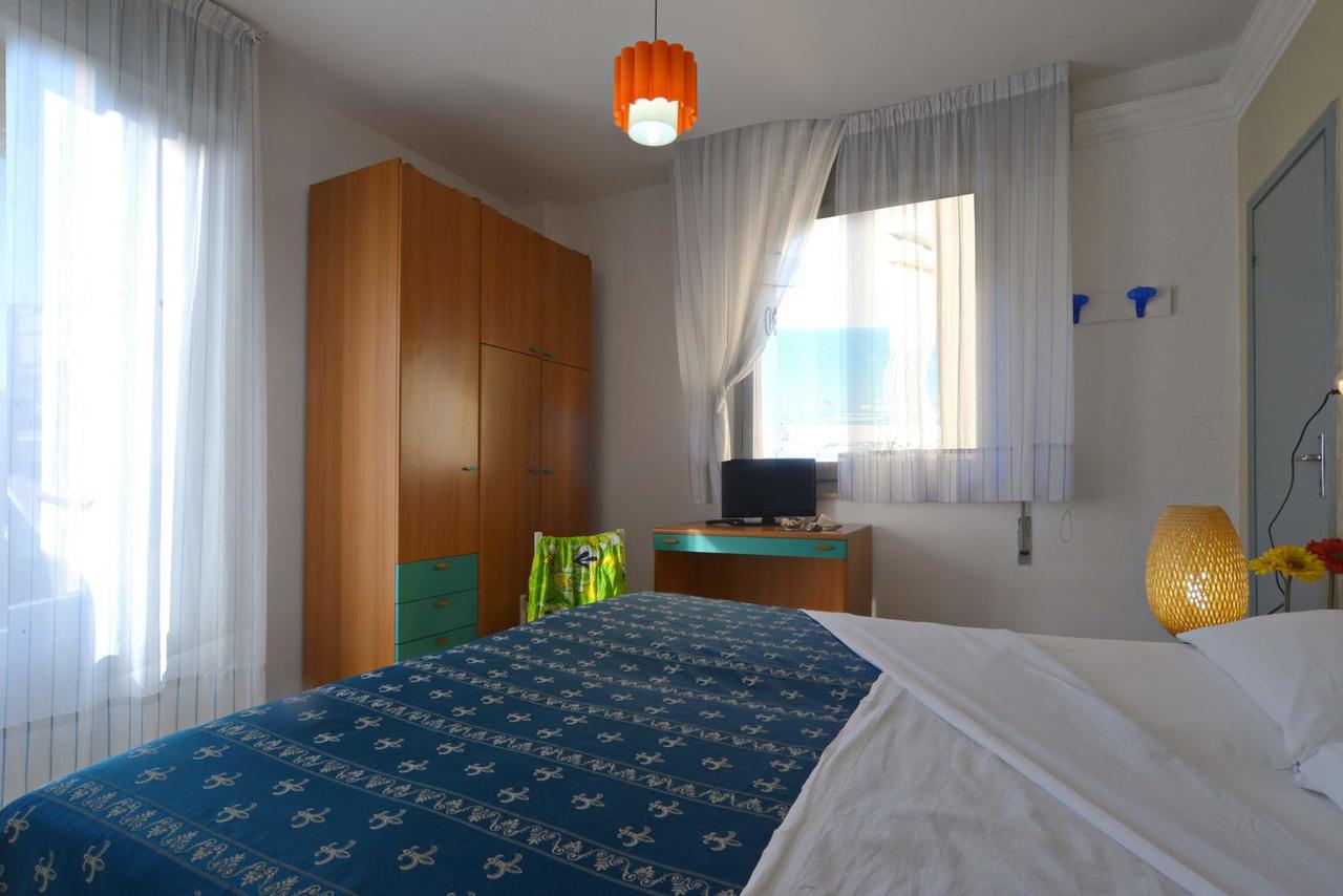 ריצ'יונה Hotel Iride Suite & Breakfast- Ideale Per Famiglie E Coppie מראה חיצוני תמונה