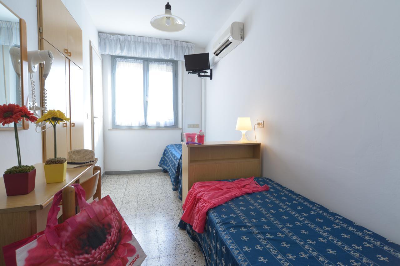 ריצ'יונה Hotel Iride Suite & Breakfast- Ideale Per Famiglie E Coppie מראה חיצוני תמונה