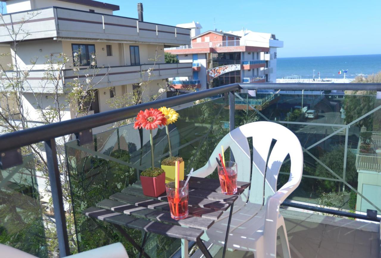 ריצ'יונה Hotel Iride Suite & Breakfast- Ideale Per Famiglie E Coppie מראה חיצוני תמונה